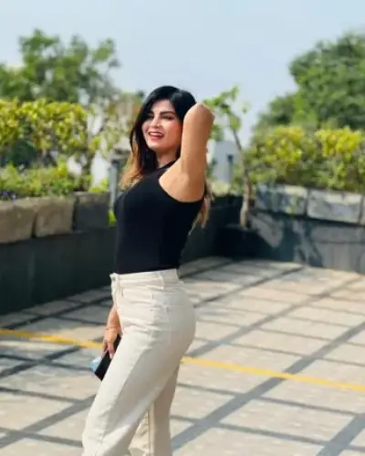 Call Girls Bagli Cash On Delivery